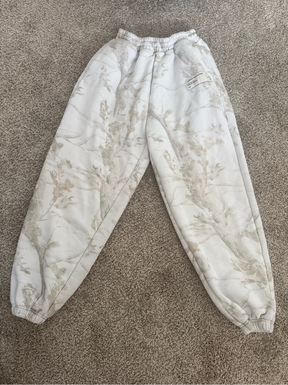 Comfrt sweatpants white camo